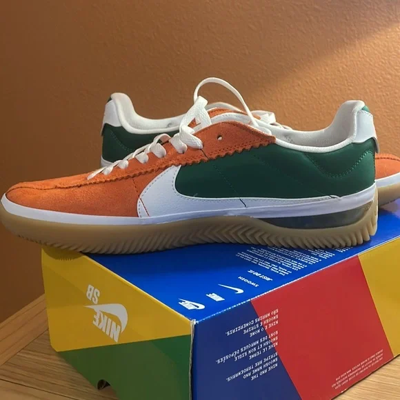 Nike BRSB Deep Orange/ White -Pine Green - Picture 6 of 6